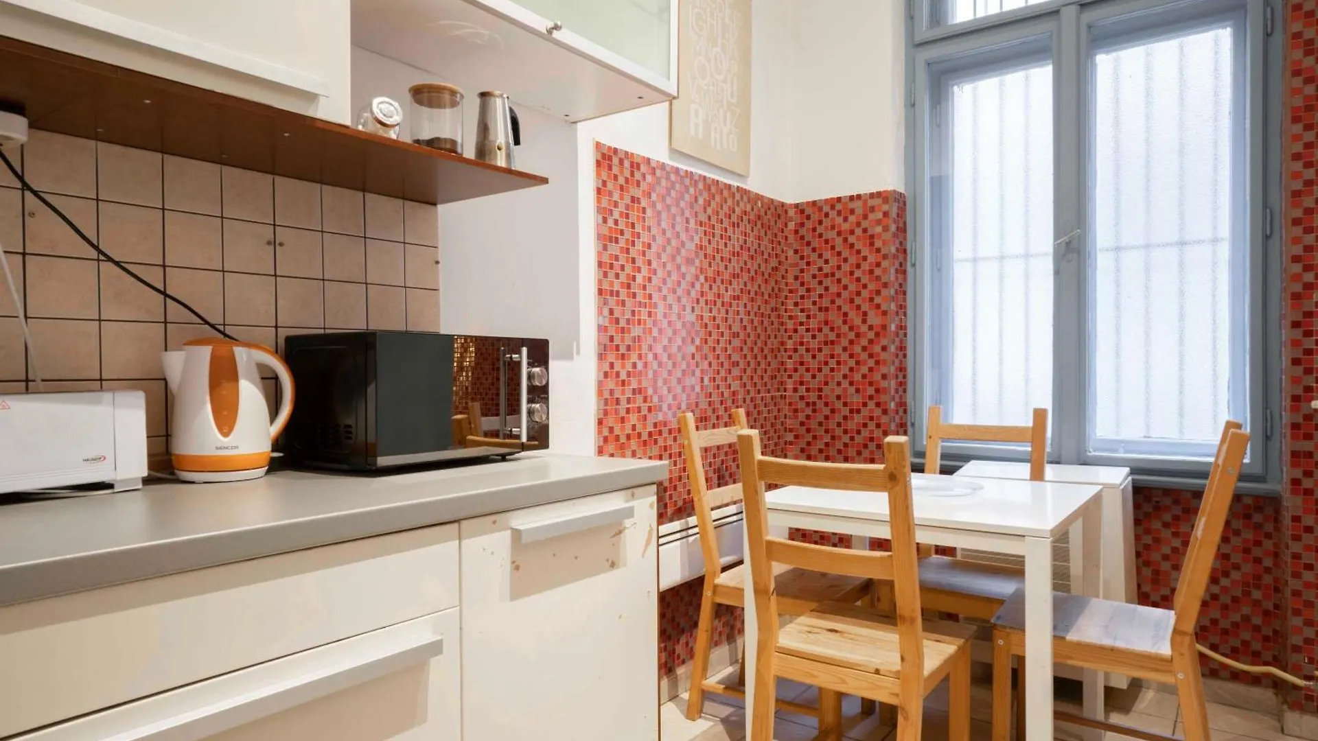 Quiet Cozy Apartment In Party Street E1 location